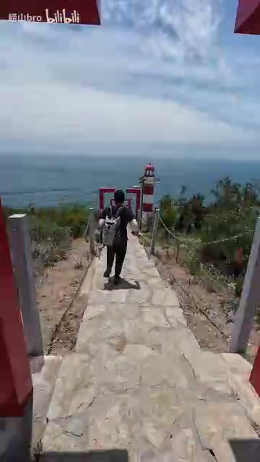 红色灯塔入口