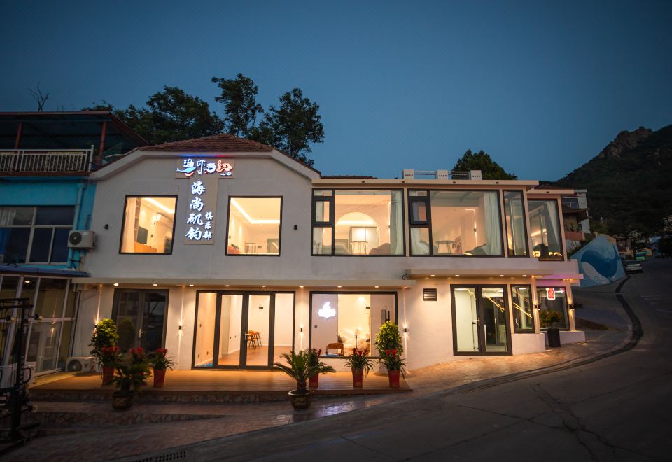 酒店夜景门脸